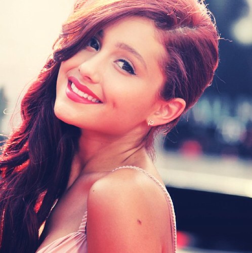 Follow if you LOVE Ariana Grande:) I LOVE HER! but she hasn't followed:(
Mkenzie's my name but call me Mini Mac coz' I'm REALLY small apps. 
❤Canada, Toronto❤