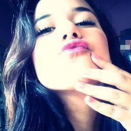 Assim: Black,Chocolatehehe*,Twitter?..É um VICIO!..And.. 
1º My Princess.. *#Avril Lavigne#*
Now.. Segue?!