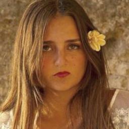 Sou Catarina Migliorini, natural de Itapema e atualmente em Bali, tenho 20 anos, tive minha virgindade leiloada em todo o mundo, em um site de um documentário.