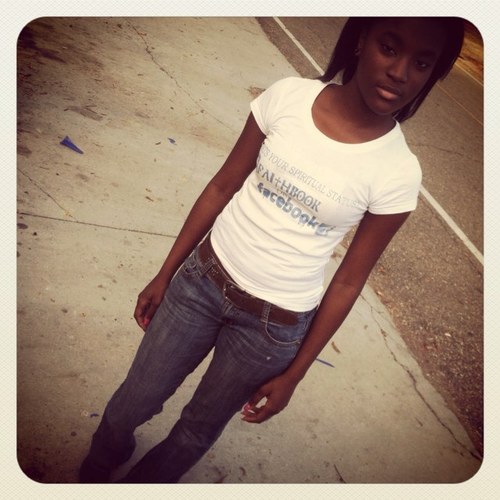 15|Sophmore , Lookin 4Love inn 2Many Places , #TeamLoved , #TeamGod , #TeamFaitful #TeamFollowBackk , i love Hard ,