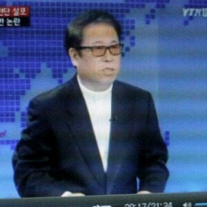 소설가  , 애기봉 성탄 트리 절대 반대하는~민통선평화교회담임~분단체험~민통선통일해양문학관설립, 근본주의 교회와 조중동이 분단고착 공범이다~1,3,4,5,6공세력 친일 종미세력청산만이 살길이다

사진ㅡytn~전단살포반대 인터뷰