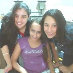 somos em tres eu sandy nicole e bia gostamos muito de cantar atuar dançar e compor nos siga por favor quemos chegar em 500 obrigado bjss