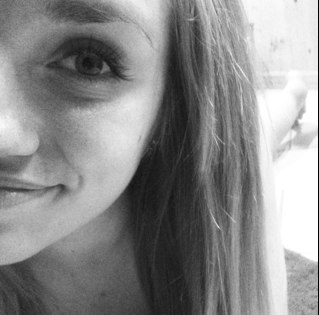 VictoriaHami5's profile picture. A wise girl kisses but doesn't love, listens but doesn't believe, and leaves before she is left. -Marilyn Monroe