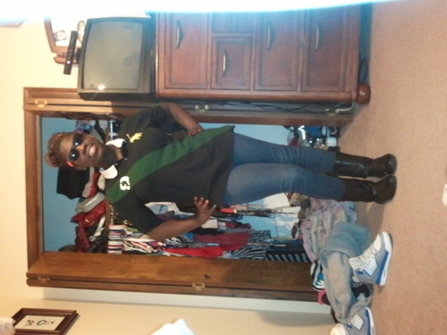 Team taken (6.8.12) ,Team Mickey ,Team northeast Dancer,Team viking,Team Jarron , Team loving everybody so follow or mention me and i will returm the favor ( :