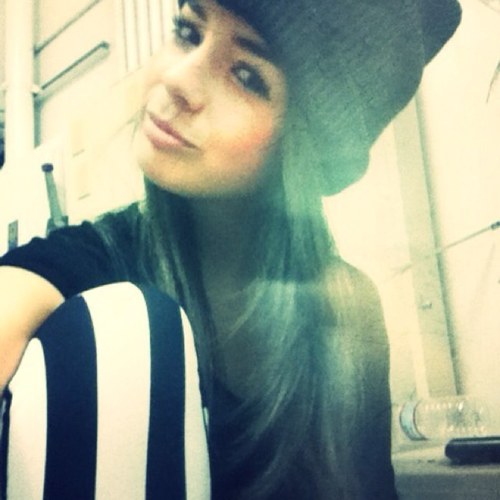 MariiiCruzz's profile picture. I never think of myself as an icon, what's in other peoples minds is not in my mind. I just do my thing. -Audrey Hepburn. For rreal tho