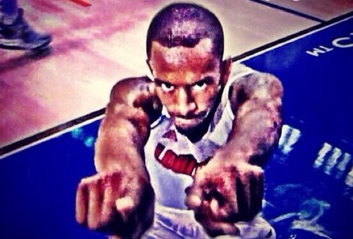 I take #madreckless shots for the Louisville basketball team. #R1R4
