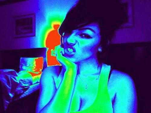 ME im most D!fferent lovE tⓞ have fun N be very cRazy I keep A smile on this prettie face always! Just follow me N my world⇦