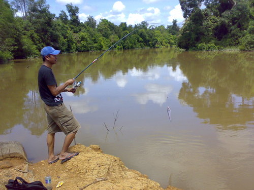 Palangkaraya's profile picture. only GOD knows