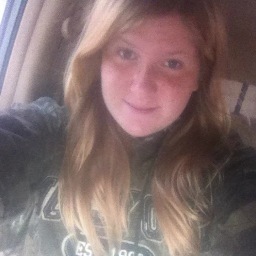 Hey im chloe, i love 1D & Ed sheeran(: i follow EVERYONE that follows me! #ifollowback #directioner