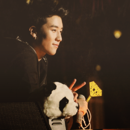 [WAIJIKings] @ForVictoRi's. It's the V World.