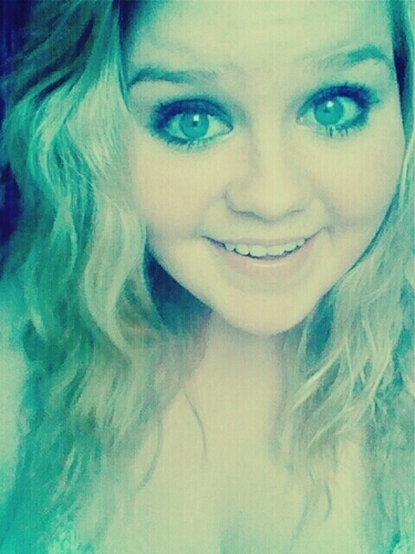 Annie_Lenore's profile picture. Inspiration- Alex goot ♥ ♥
Just Simply; Read. Enjoy. Share. Retweet.You know the drill.~♥