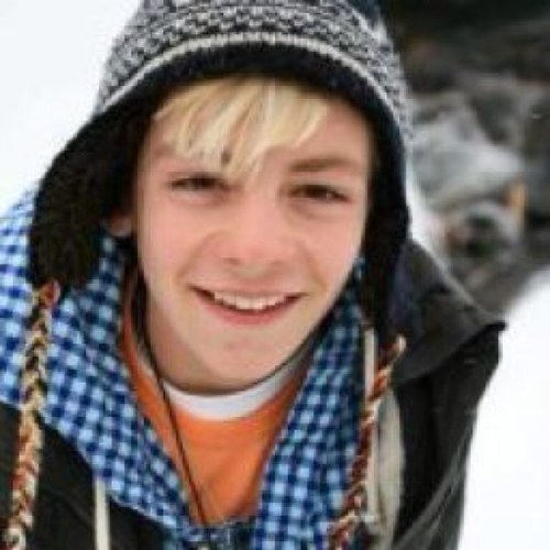 MiaLynch13's profile picture. Ross is sooo cute and sexy!!!;)

Ps. Check my instagram, mialynch13 
