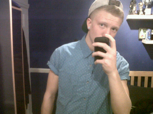 263E95C1!!!!!!! Follow me and i'll follow back! up for a MAD, CRAZY TIME;)