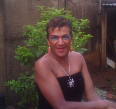 Publicitário, humorísta e seguimentos. Saia bem armado de casa, traga sempre um sorriso a face, provérbio chinês sigam: @clubefollowback
