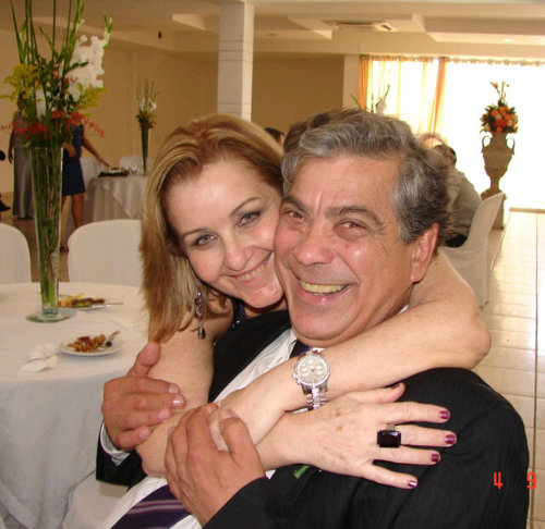 O tempo passa. Memórias desaparecem. Sentimentos mudam. As pessoas vão. Mas o coração nunca esquece.