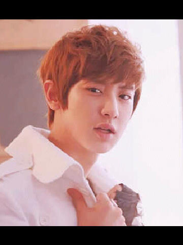 This is an fanbase for many people who wants to be an ulzzang. You can creat your photo and send to us. We'll share that ^^