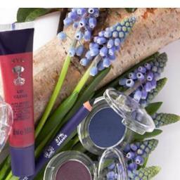 We are a small friendly franchise selling organic natural health and beauty products