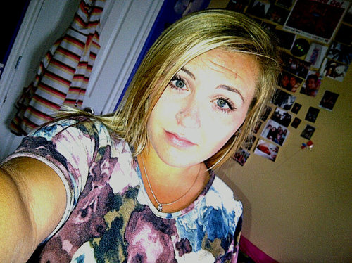 amberwolfey's profile picture. seventeen years old. justin bieber will be my boyfriend one day sorry ladies... Scumdre citizen. I think I'm a alcoholic... its a problem. Boys are my favorite