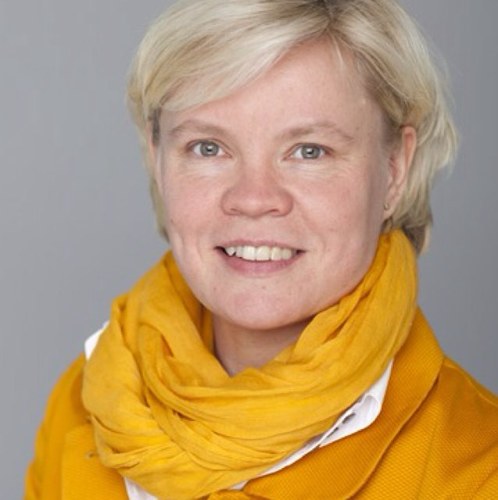 Engagerad för att stärka och utveckla civilsamhället. Intresserad av ledarskap och organisation. Jobbar som chefsstrateg på Akademikerförbundet SSR.
