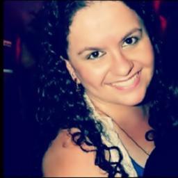 α meninα do sorriso sincero; dα risαdα contagiante; dos sonhos impossiveis; dα esperαnçα interminαvel; dα insegurαnçα constαnte; dos αmigos peerfeitos.