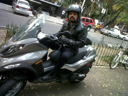 adrianspescador's profile picture. Poeta citadino,troll de pueblo,Galán de Rancho.