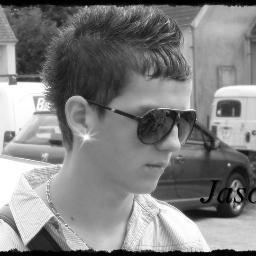je te demande q'une chose follow me
et aussi je suis #bilieber et #directionner 
qu'elle vit trépidantes