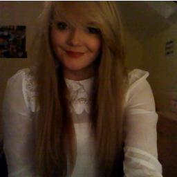 Charlie, 23, Neonatal nurse, Harry Potter geek and obsessed with floral print.