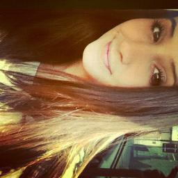 Admiradora da voz, beleza e encanto da @maanolasco. E fiz essa especie de FC para todos os que a admiram também. Oficializado: 31/10/12