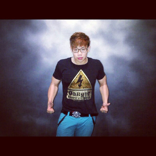 SanthonyLim's profile picture. Very enjoy this fucking life ...life is like an ice cream, enjoy it before it melts
 
 lol~