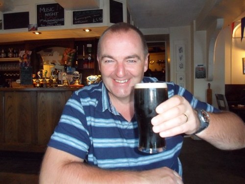 Beer and wine loving bloke who loves music, football, films, reading and life!