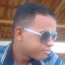 Eu sou mais ou menos assim... Às vezes mudo um pouco pra sair da rotina, mas sou sempre assim. :D