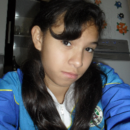 OI meu nome é yasmim eloy tenho 13 anos e moro em capanema (pr) quero conhecer novos amigos e novos seguidores as vezes sou meio chata mas tambem bem legal*-*