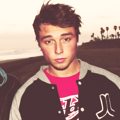 TheRealEmblems's profile picture. tweets about the fan girls that arent fangirls, that we call Emblems