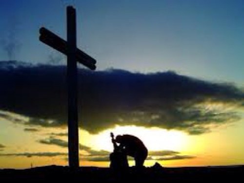 Marcos 16.15  E Jesus disse aos discipulos: Ide pelo mundo inteiro, proclamai o Evangelho a toda a criatura. Quem crer e for batizado será salvo;