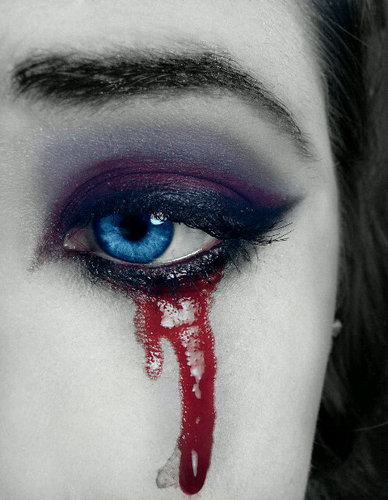 biteme1cemore's profile picture. I have loved not one, but many...and I have buried them all. For I am IMMORTAL #yesibite #vampire