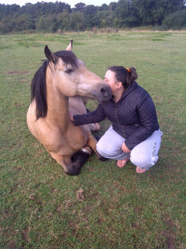 Emzy3SJS's profile picture. Love being a wife to my perfect husband ... and Mummy to our beautiful 4 girls ..... Miss my spud ;(