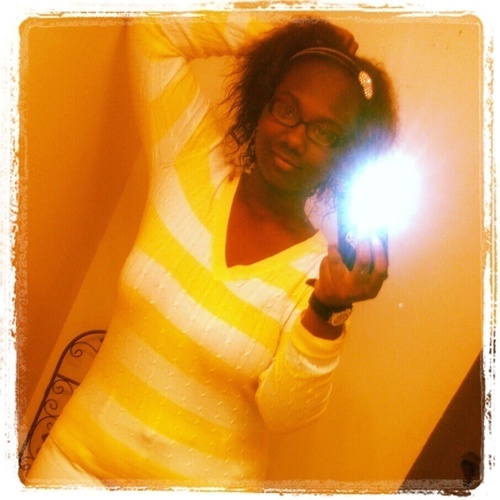 doveysissy's profile picture. To the window (/•_•)/     To the wall \(•_•\)