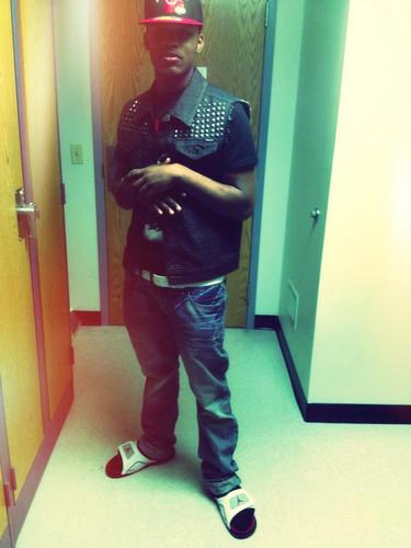 Zou #RB$ #RICHBOYSKEMZ #GGR 4 any booking or info: 573 838 8911. Follow @moedoevision .. send beats to beats4nova@gmail.com
