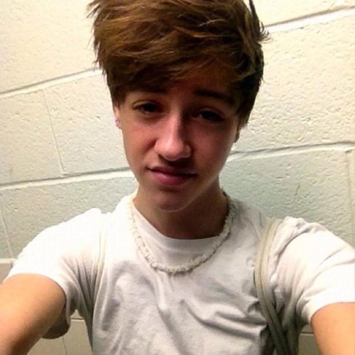 Hey! I love skating, it is my life.
I love my followers ♥
Follow me! I'll follow you back! ;)