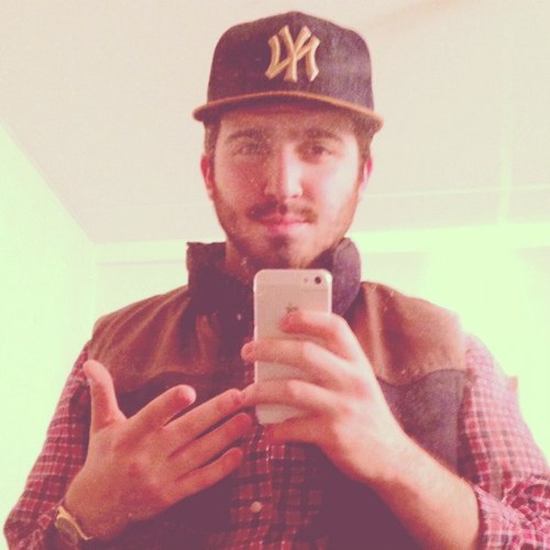 Swedish rapper striving for success. http://t.co/9atycX36