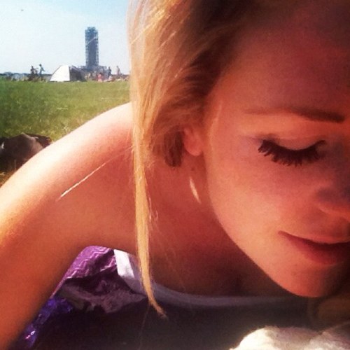 Loubit's profile picture. “If every word I said could make you laugh, I'd talk forever...”