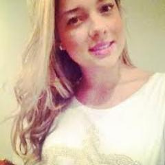 Sonhar em um dia poder de abraçar @cadantas Since:17/4/12 s2 ! a mesma dona do @Fe_mybaby ;)