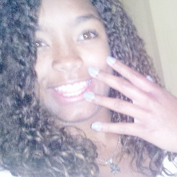 Pele morena, sorriso lindo ♪   *Deus, Família & São paulo FC. 
         Brenda ou Dalilla*seqsabe'