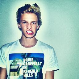 Sou #angel só do Cody! \o/ Amo Harry Potter, Coca-Cola e chocolate! :DDD segue ai? @CodySimpson followed me in 07/29/11 \o/ Since: 21/06/11