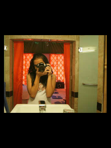 Erick adrian♥ you forever#11-11-11 gak kerasa udh 1 tahun6 hari pacaran tetep setia sama erick Adrian putra semoga longsat