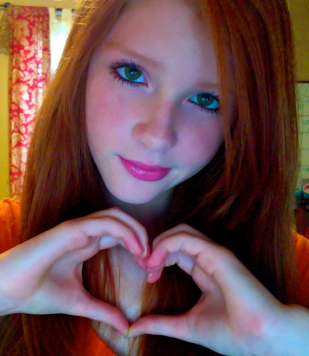 Follow me and i follow back! :)