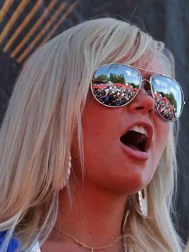 #NFLFan #WannabeBookmaker #Sportsbetting Love Empire of the Sun, Director of Sales at http://t.co/ha9Qgeis