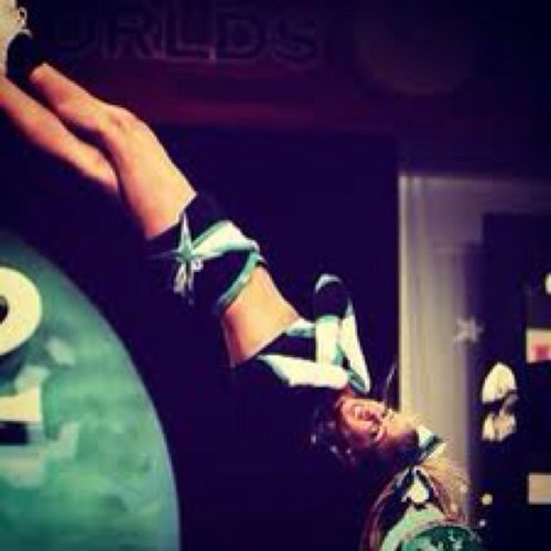 just an average high school cheerleader trying to make my dream become reality! i love cheerleading! follow me (: