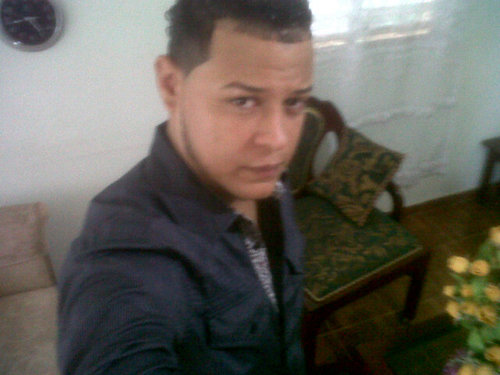 soy un chico cooll que siempre esta actualizado ... y que busca muchas asmitades.