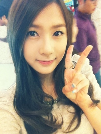 Roleplayer from @HelloRP_ • 96 Lines • Magnae Apink • Single ~